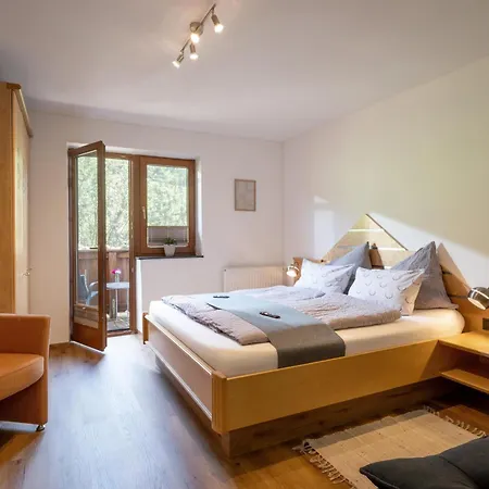 Tommarlhof Farm stay *